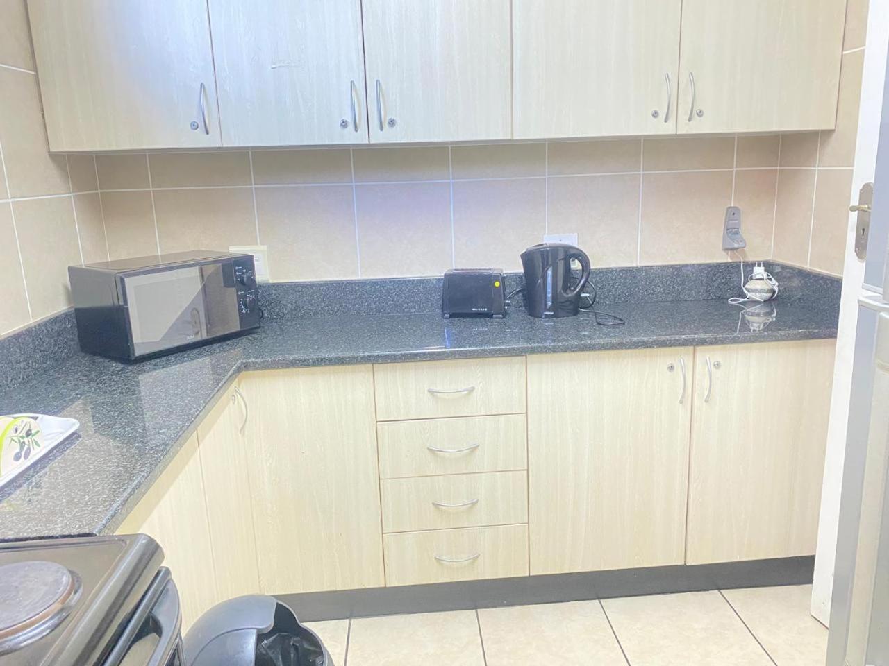 305 Hawaan View Apartment